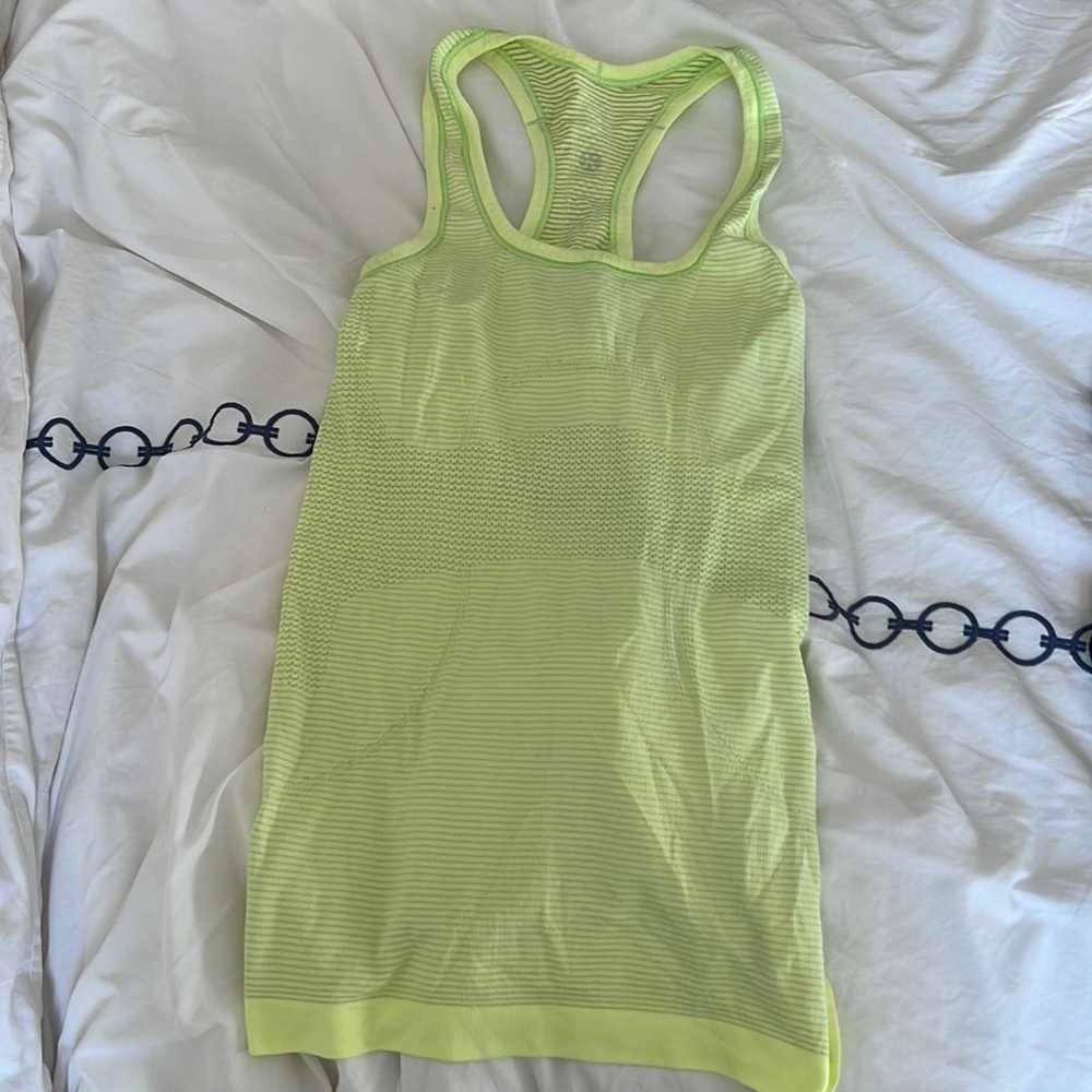 Size 2 lulu lemon tank top